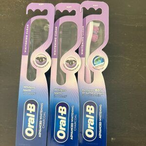 NWT Bundle Oral-B Advanced Whitening Charcoal SOFT Toothbrush